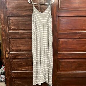 Deana Maxi Dress with pockets